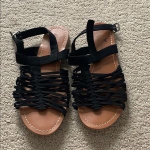 ❌SOLD❌Scrappy black sandals